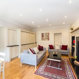 Apartment Self Catering , Centre With Parking, Edinburgh