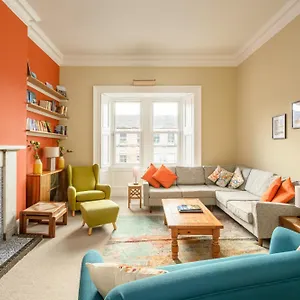 Apartment 5-br 3-bth Newington - Modern & Spacious, Edinburgh