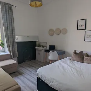 Apartment Huge In The City, Edinburgh