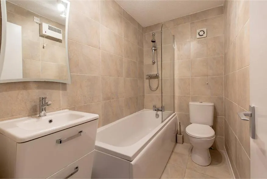 Lovely Ground Floor Apartment In Great Location At The Shore, Edinburgh