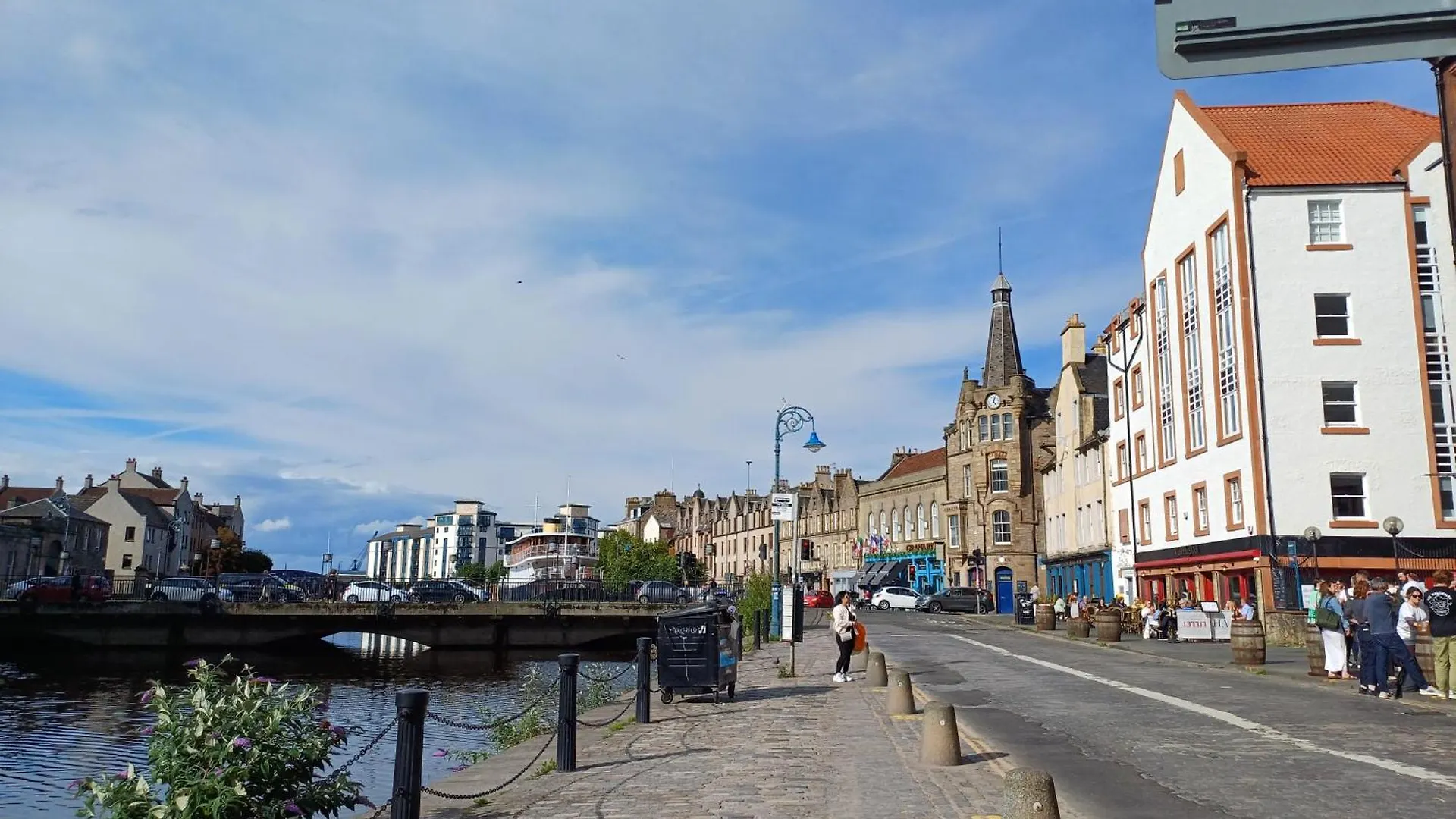 Lovely Ground Floor Apartment In Great Location At The Shore, Edinburgh