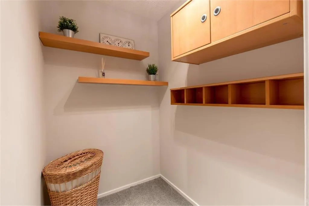 Lovely Ground Floor Apartment In Great Location At The Shore, Edinburgh United Kingdom